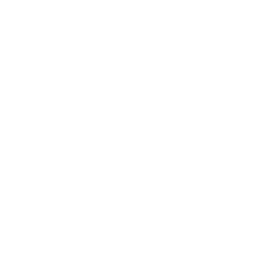 日々子どもたちと関わるスタッフを紹介